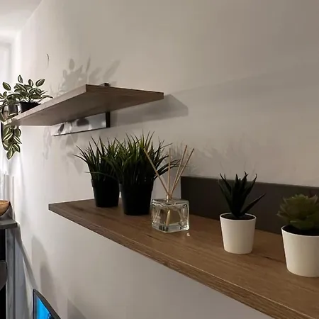 Delete 8 Apartment *