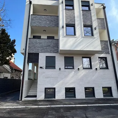 Delete 8 Apartment